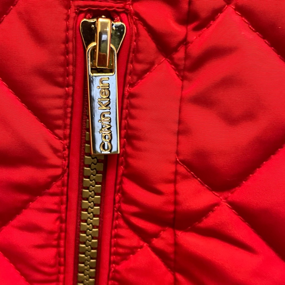 Calvin Klein Women's Red and Black Quilted Vest with an inside zippered pocket. - Picture 4 of 7